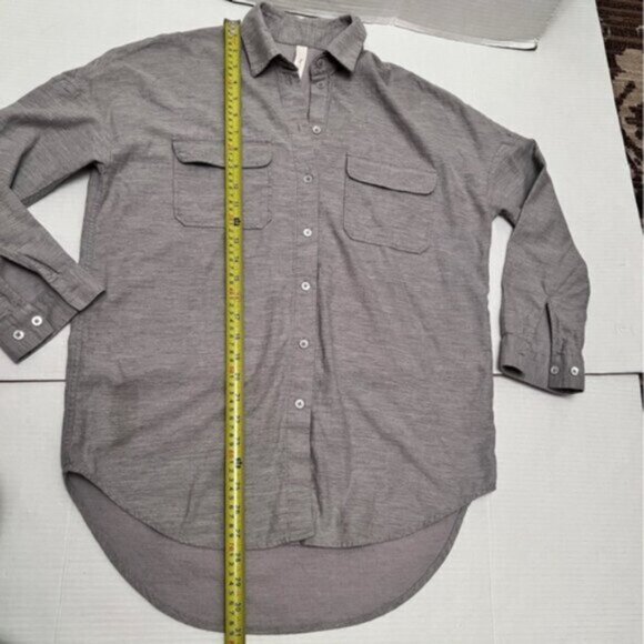 Aritzia Babaton EUC Utility Pocket Button Down Shirt Wool /Cotton Size L - Picture 5 of 9